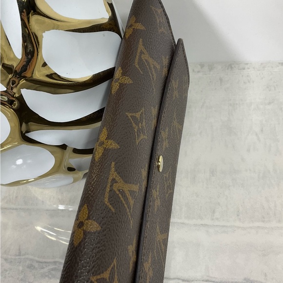 Sold Louis Vuitton Sarah Wallet Monogram - Picture 6 of 14